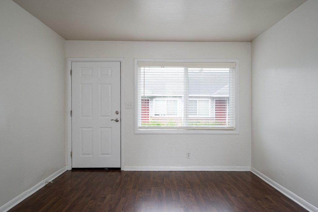 Clinton Court | Interior