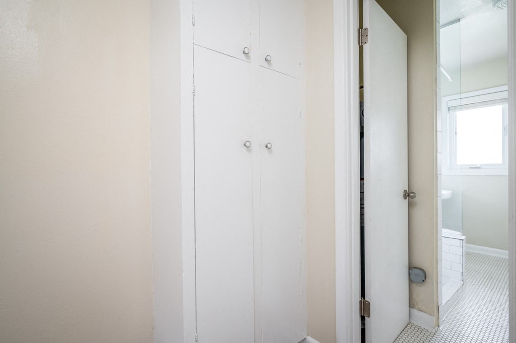 Clinton Court| Extra Storage Space in Apartment