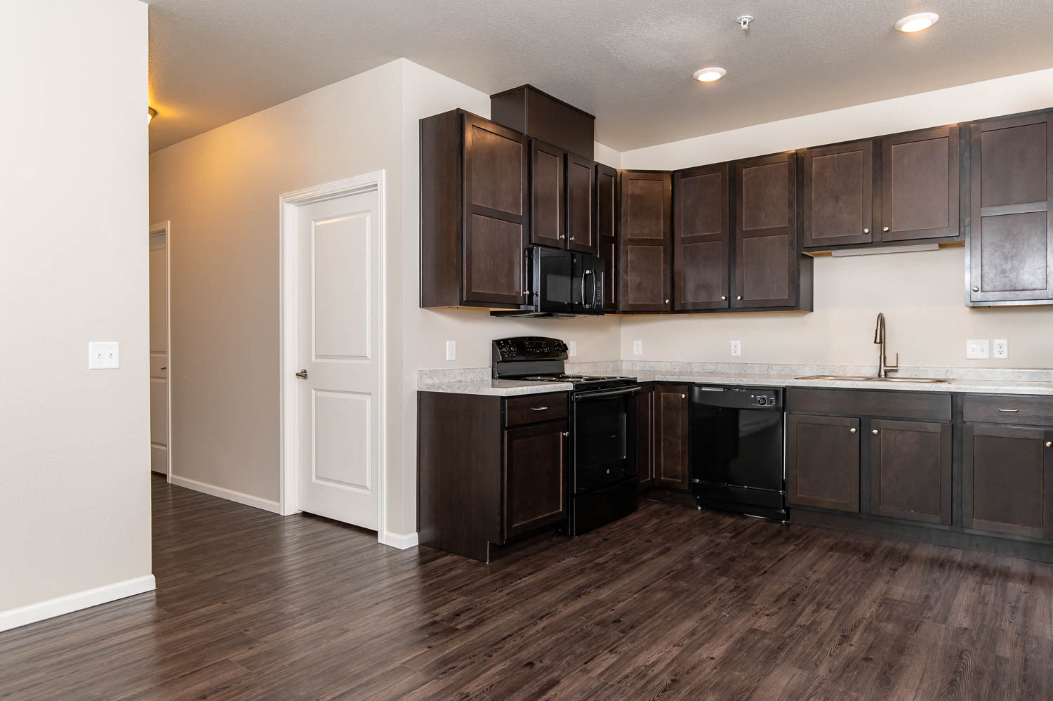 Port View Apartments | Kitchen
