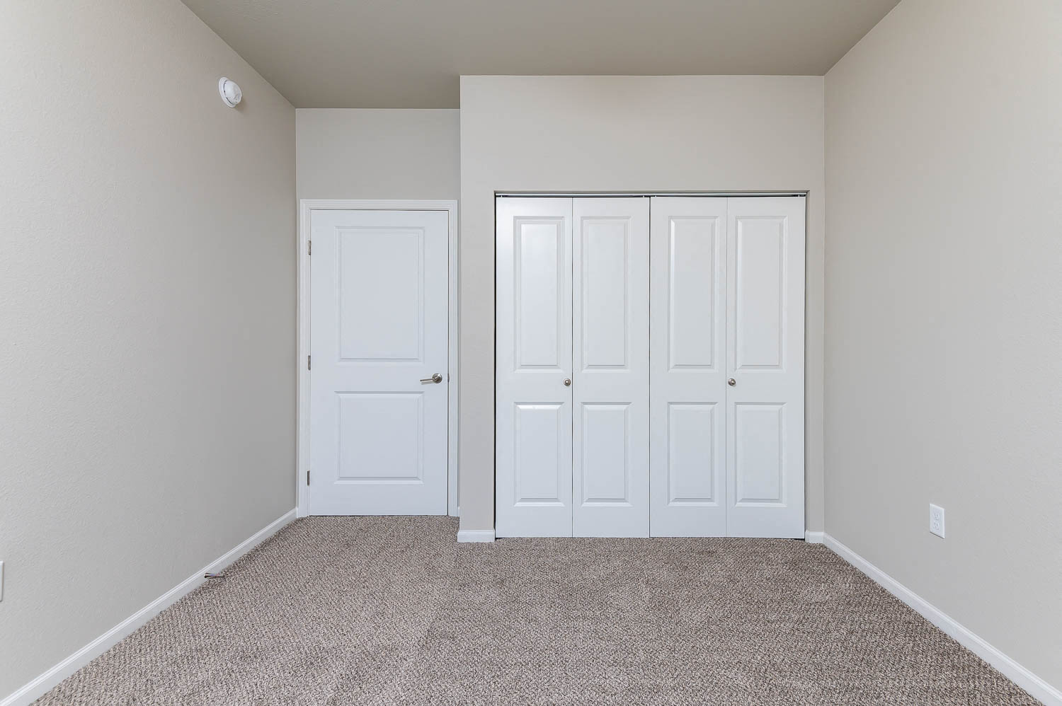 Port View Apartments | Bedroom 1