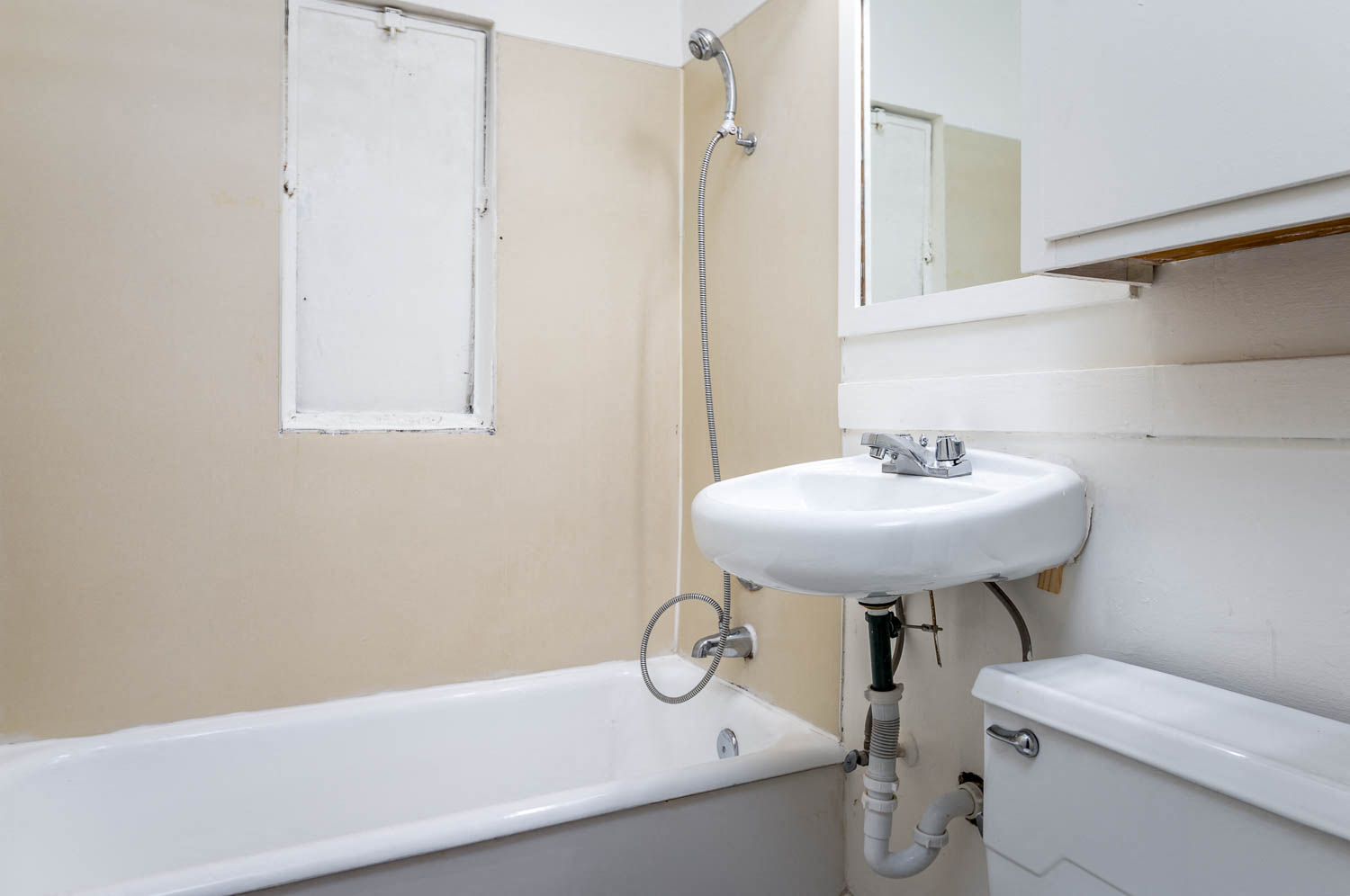 The Shannon | #307 Charming All White Bathroom