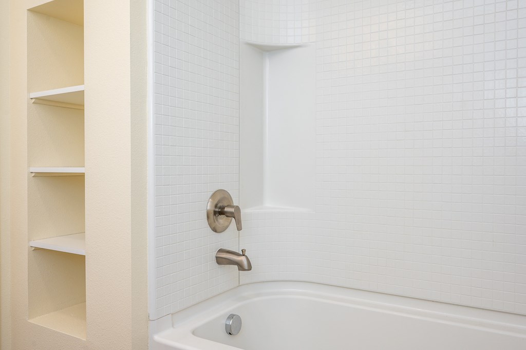 The Morgan| Shower and Bath Tub