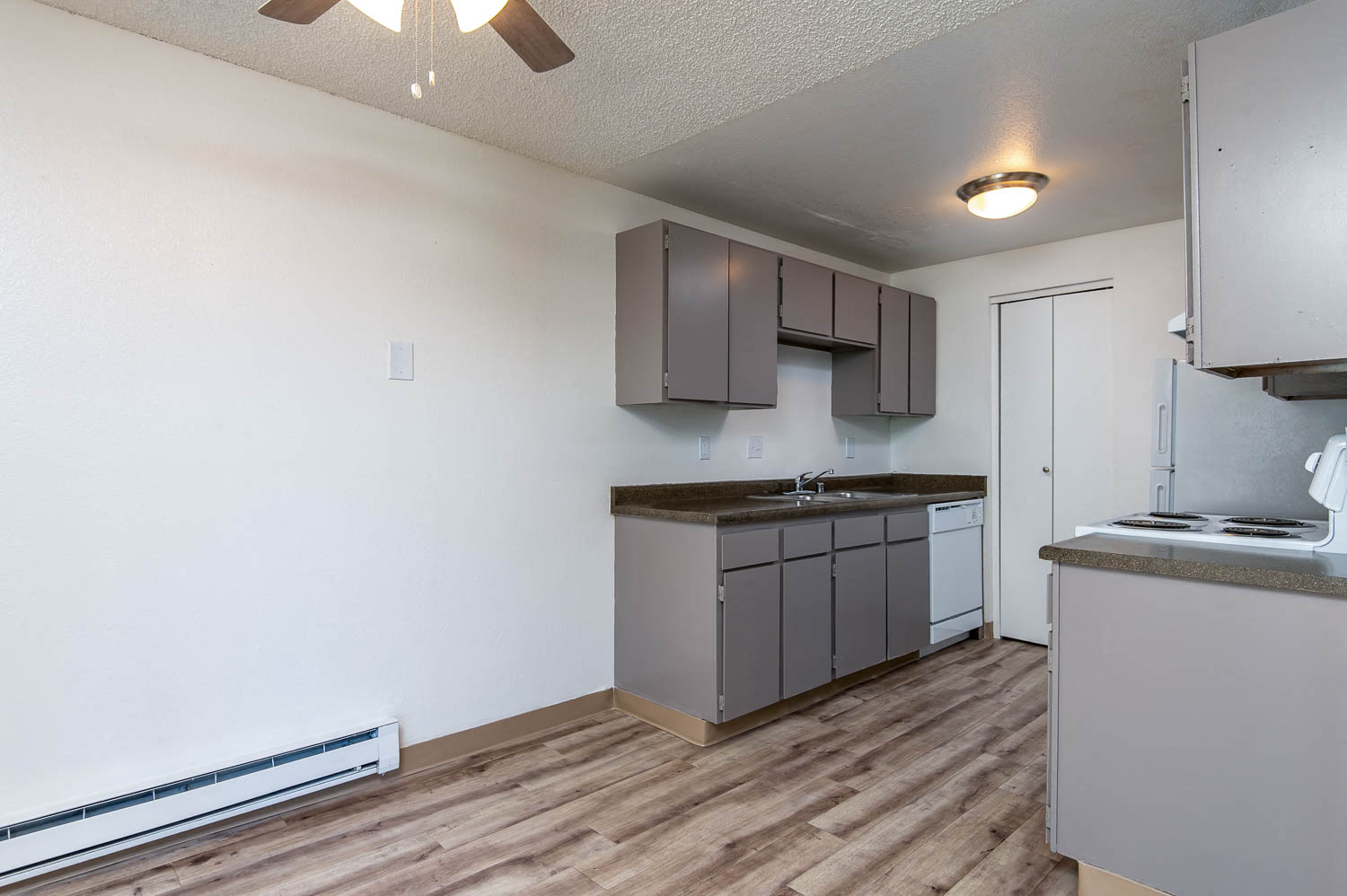 Sedona | One Bedroom Kitchen