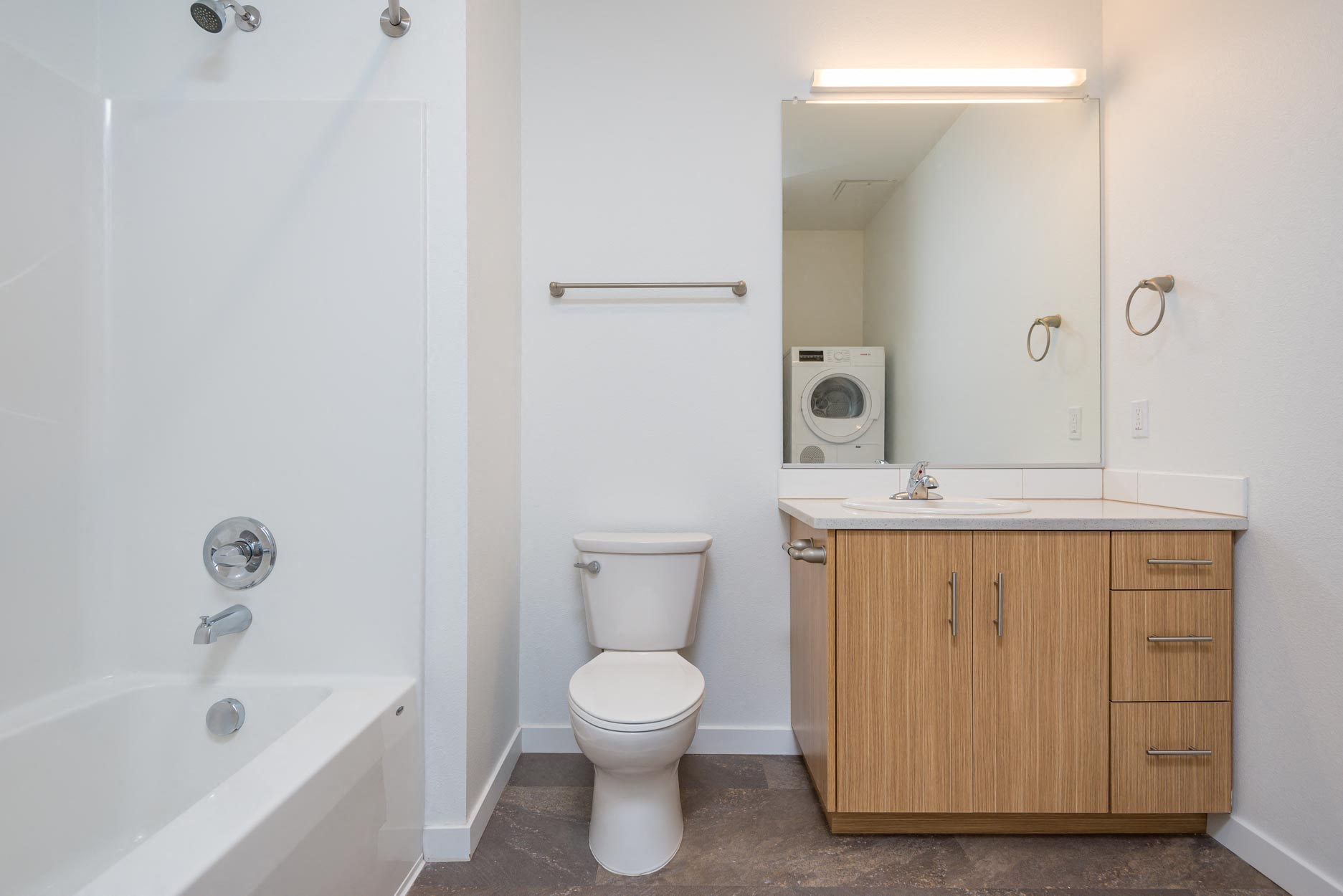 Hawthorne 31 | Bathroom