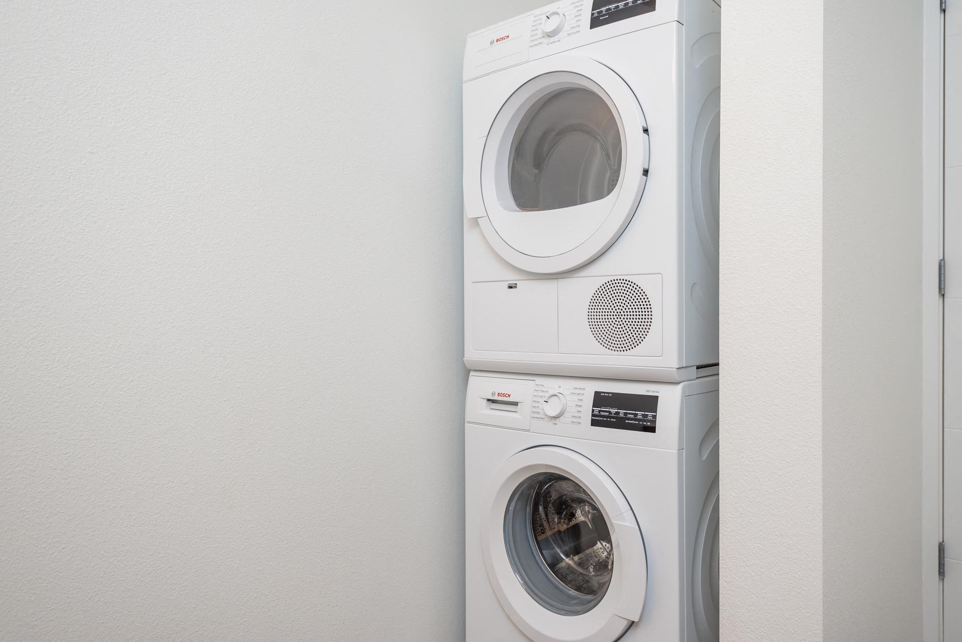 Hawthorne 31 | Washer and Dryer