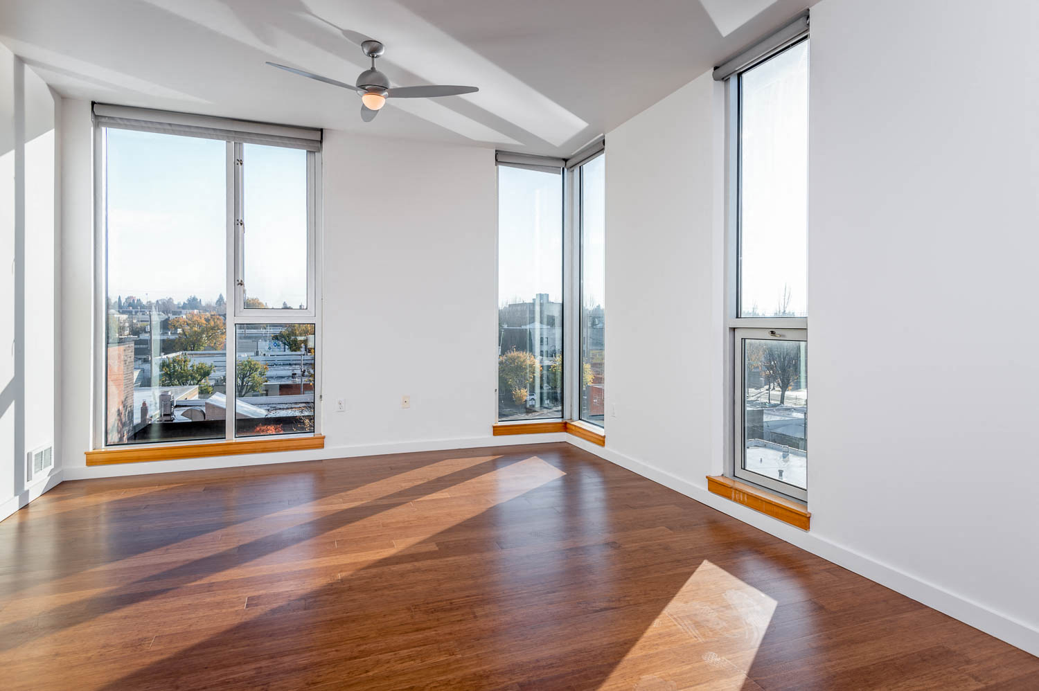 Central Eastside Lofts | Eastmoreland Living Room