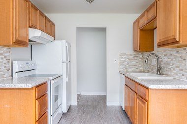 Spring Terrace| Kitchen with White Appliances