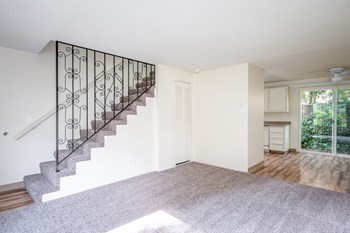 7661 SW 74th Avenue 2 Beds Apartment, Portland, Oregon for Rent - Photo Gallery 4