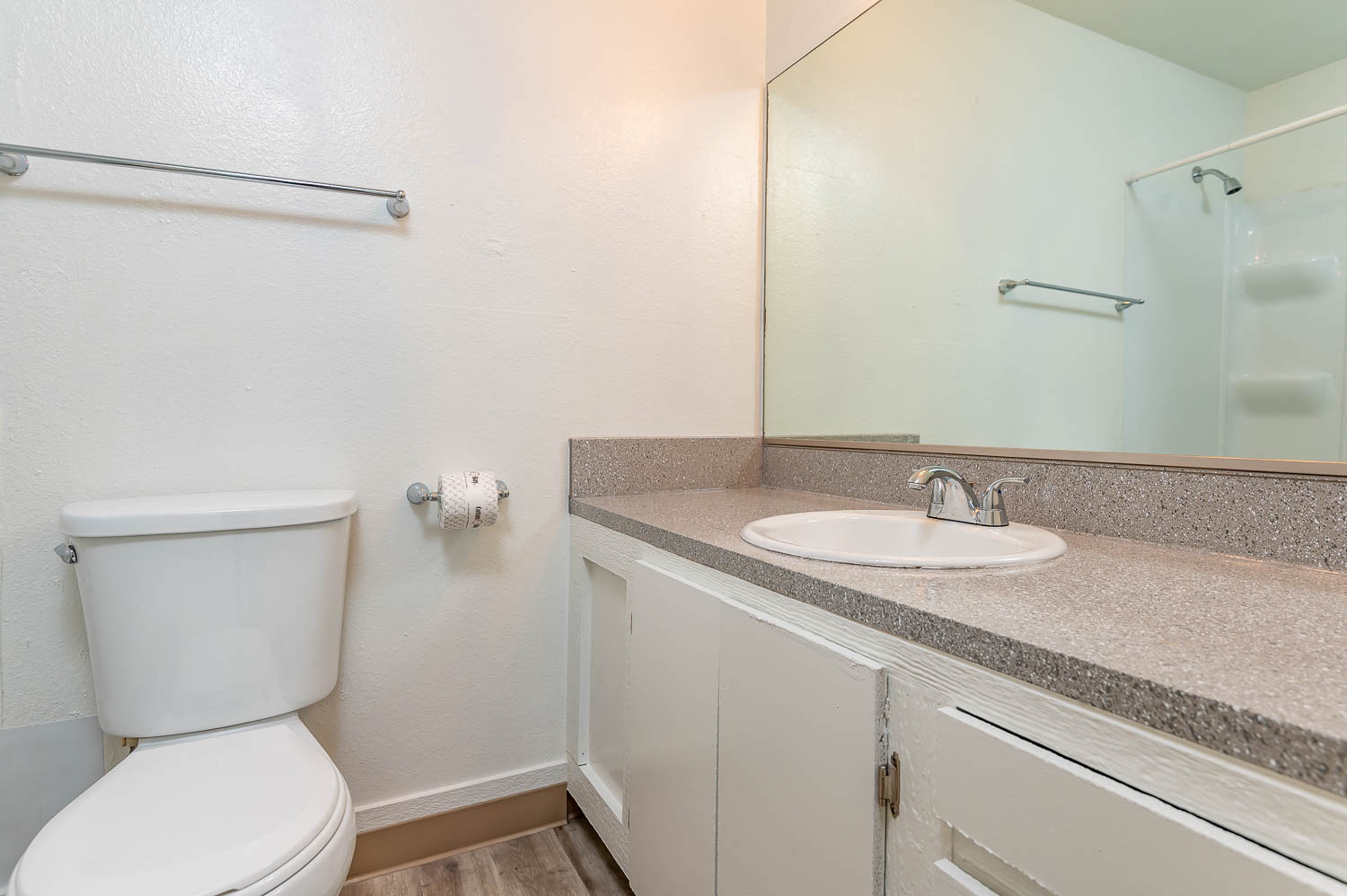 Americana | Bathroom