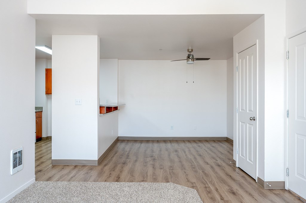 Center Pointe | Living Area