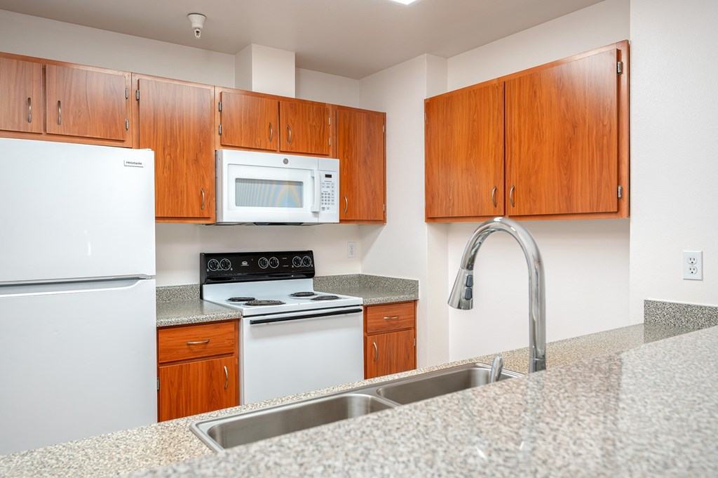 Center Pointe | Kitchen