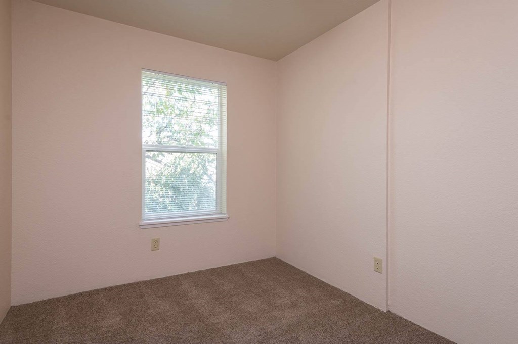 The Montavilla | Sequoia 3x1.5 Bedroom