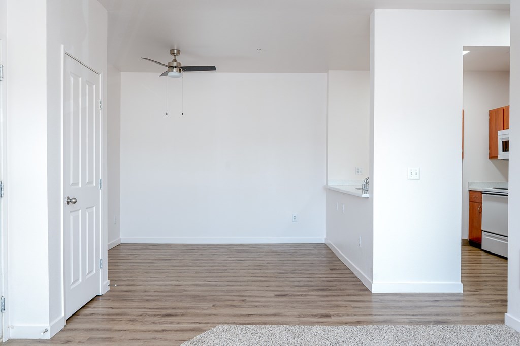 Center Pointe | Dining Room