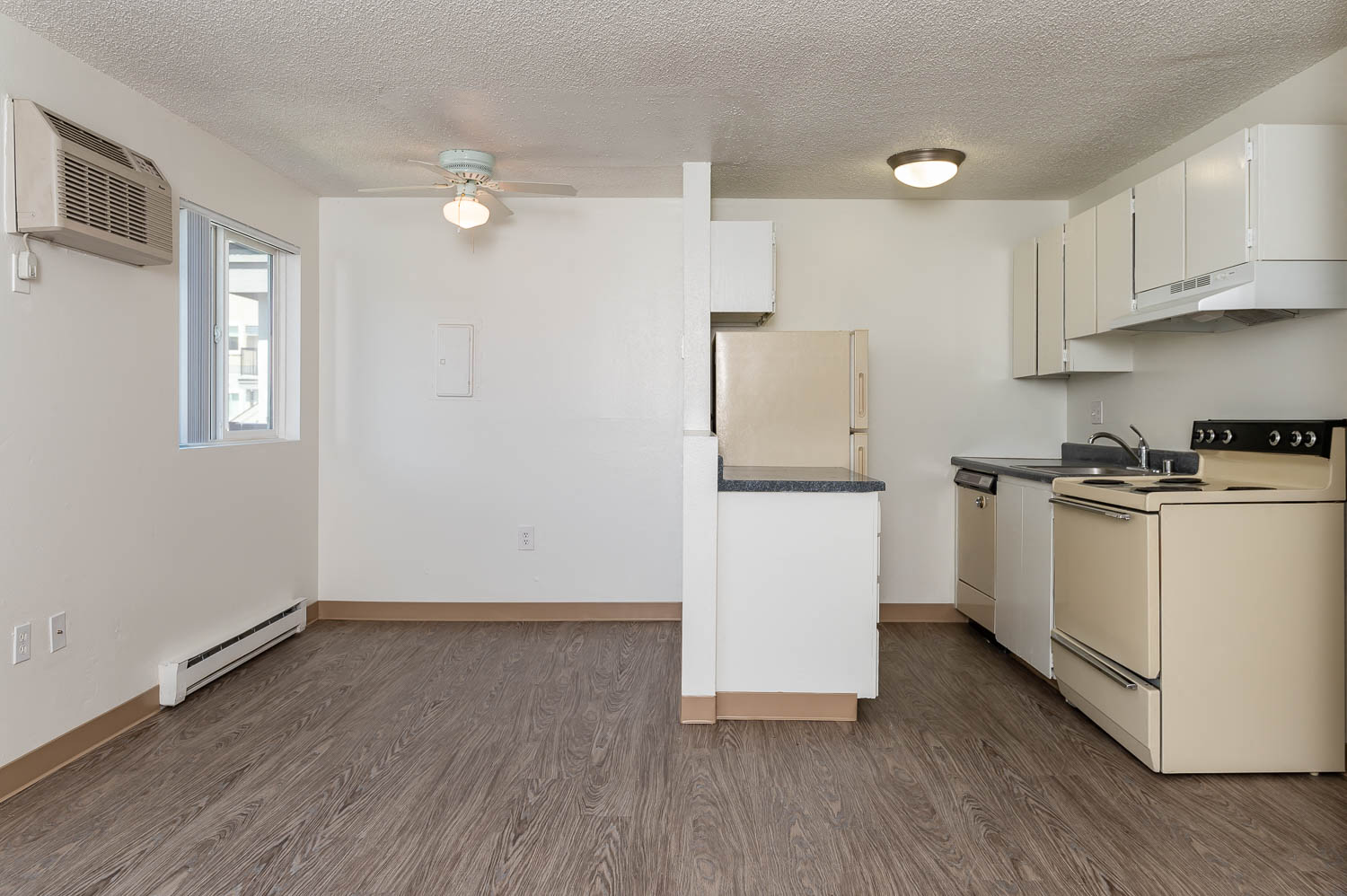 Sunset | Dining Room and Kitchen