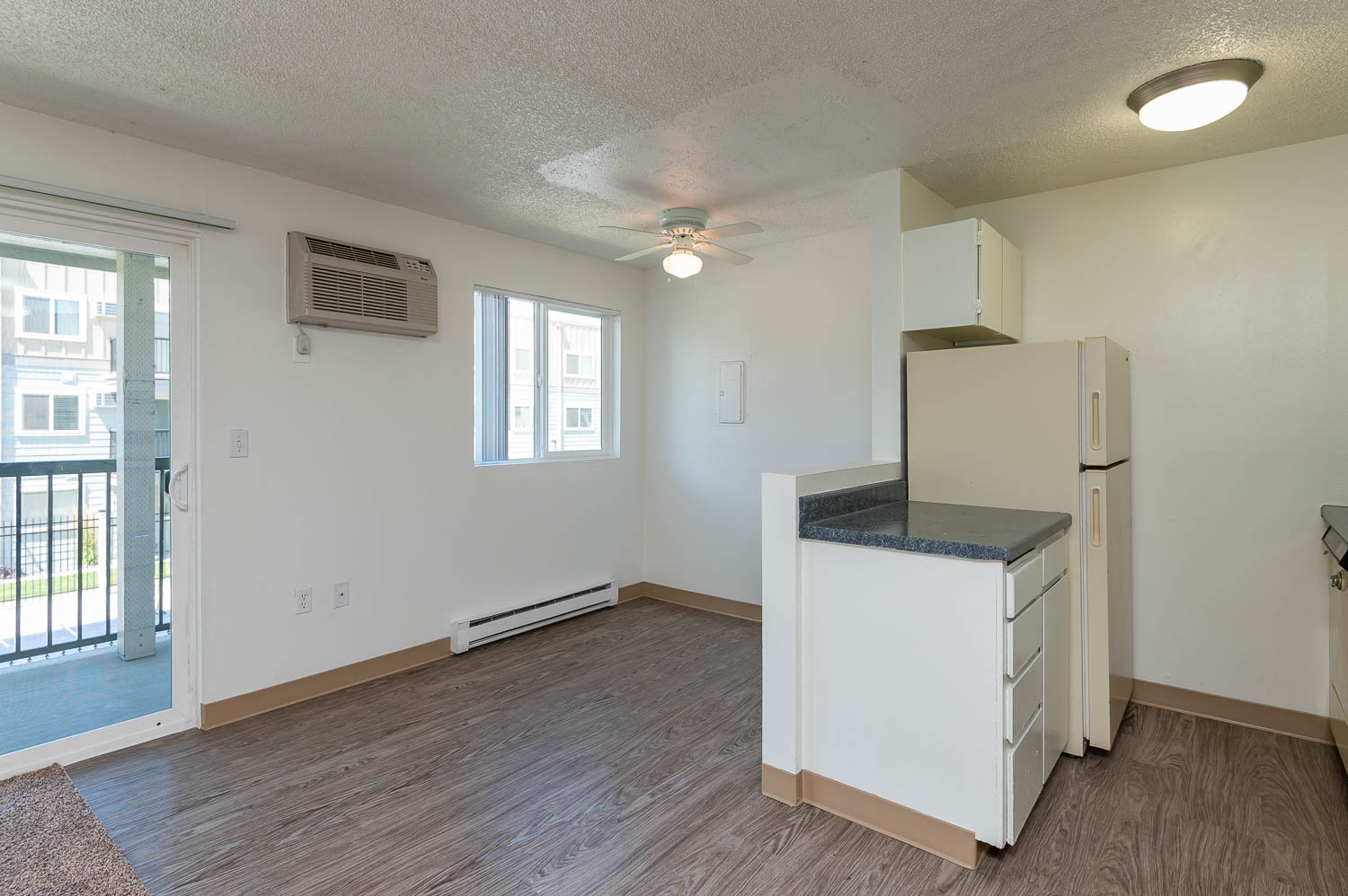 Sunset | Dining Room and Kitchen