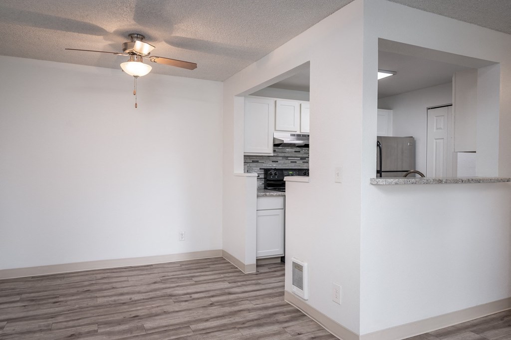 Riverwood | Dining Room with Ceiling Fan