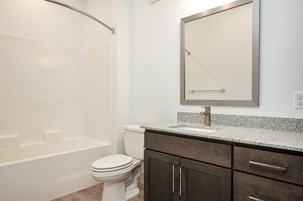 Tidewater Apartments | Bathroom