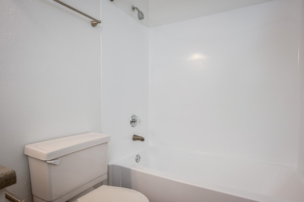 Riverwood Heights | Bathroom