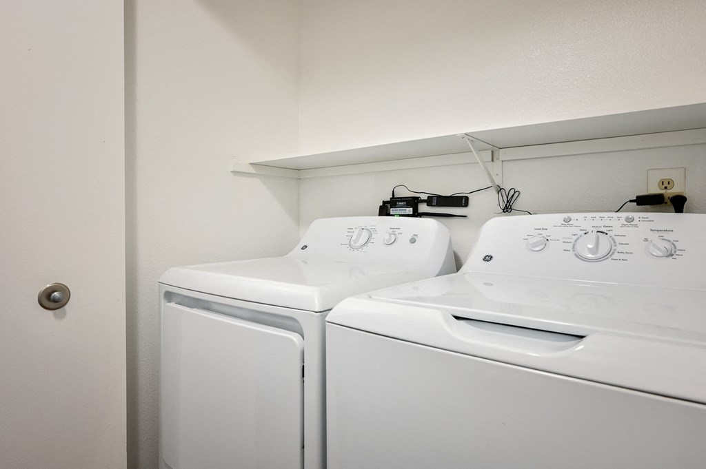 Riverwood Heights | Washer and Dryer