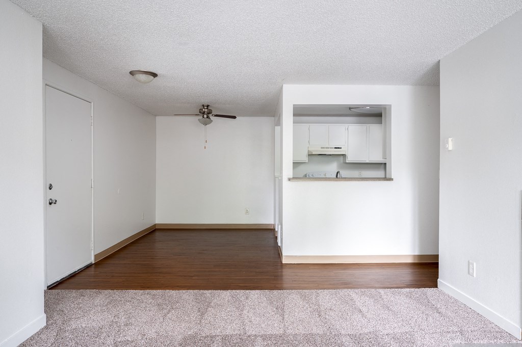 Riverwood Heights | Living Room