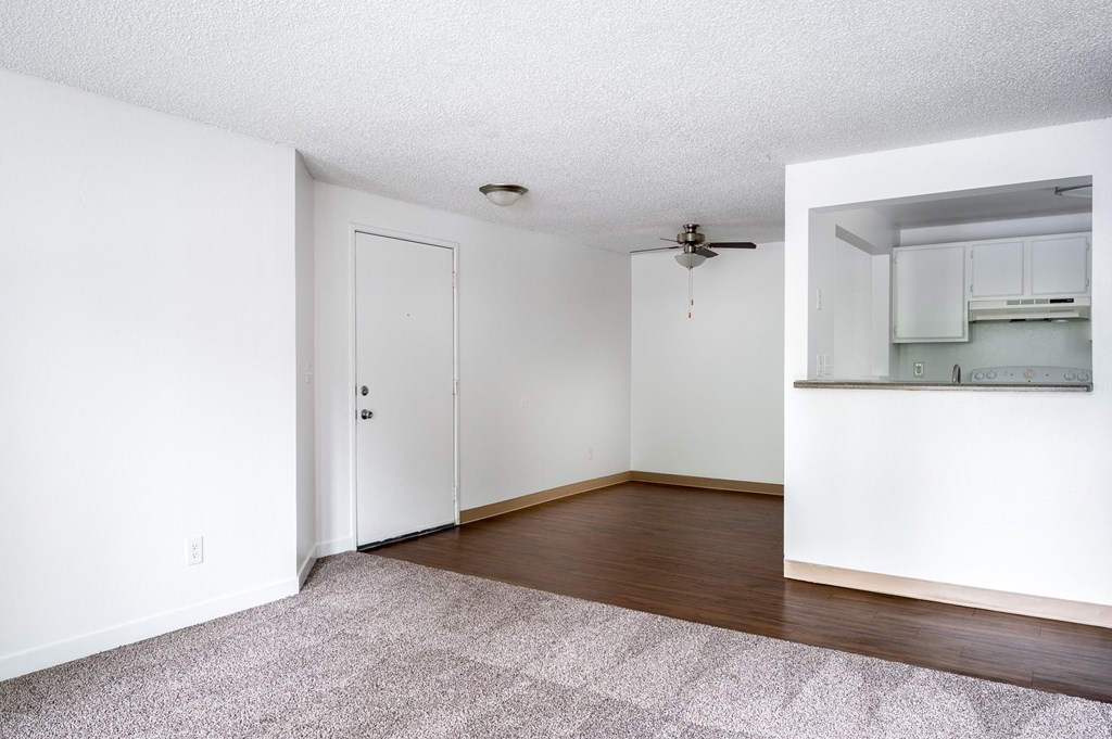 Riverwood Heights | Entry