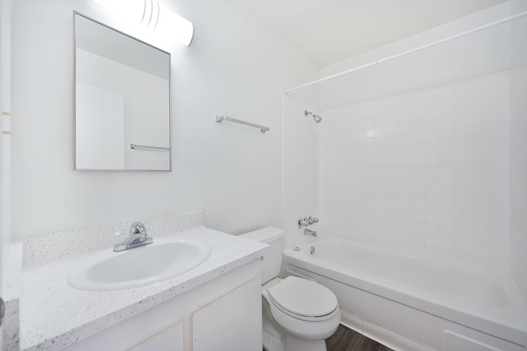 The Canopy | Bathroom