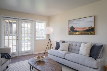 Sundial | Three Bedroom Spacious Living Room and Light Filled Windows - Photo Gallery 12