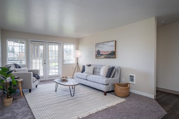 Sundial | Three Bedroom Spacious Living Room and Light Filled Windows - Photo Gallery 8