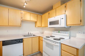 5208 NE 78Th AVE 1 Bed Apartment for Rent