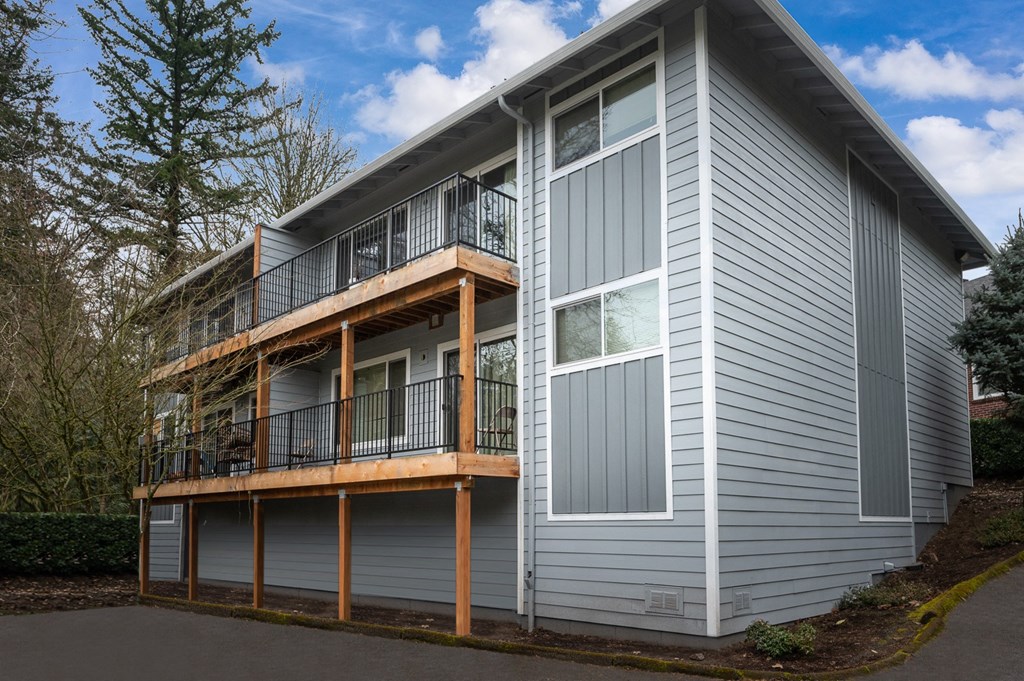 Vantage at Hillsdale Exterior