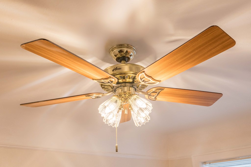 a ceiling fan with a light on it