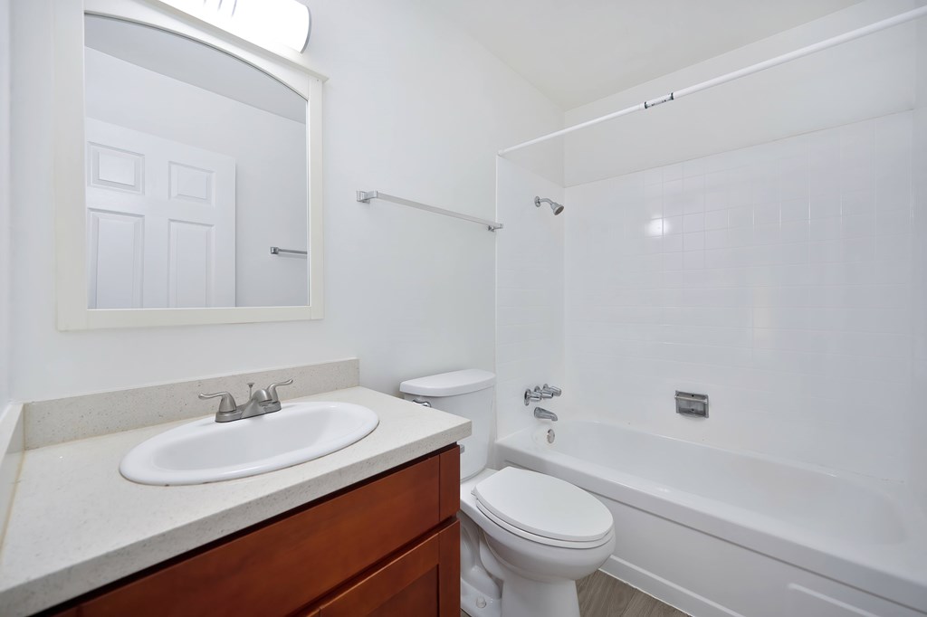 The Canopy | Bathroom