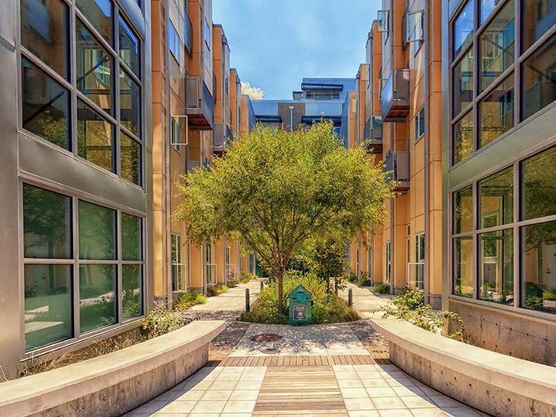 Pearl Studios | Exterior