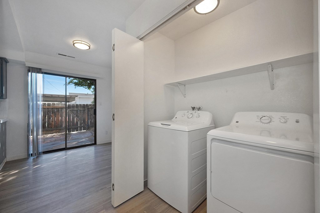 Townhomes at 201 | Washer and Dryer