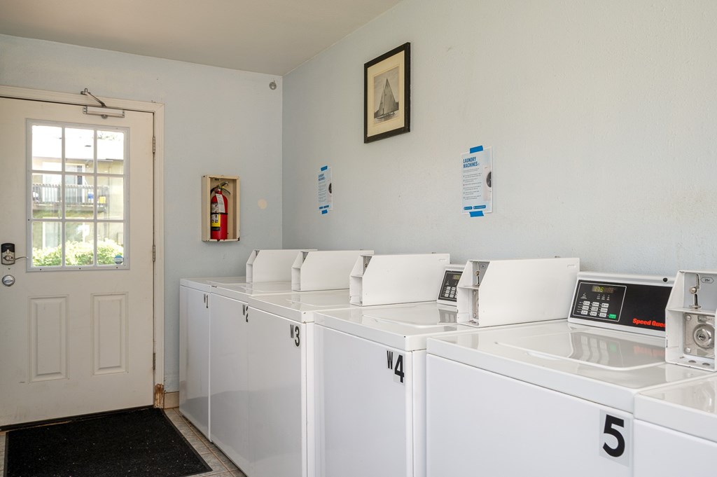 Pacific Village | Laundry