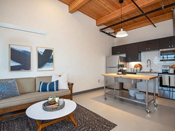 Sunshine Portland | Living Space Sunshine Portland | Living Space - Photo Gallery 6