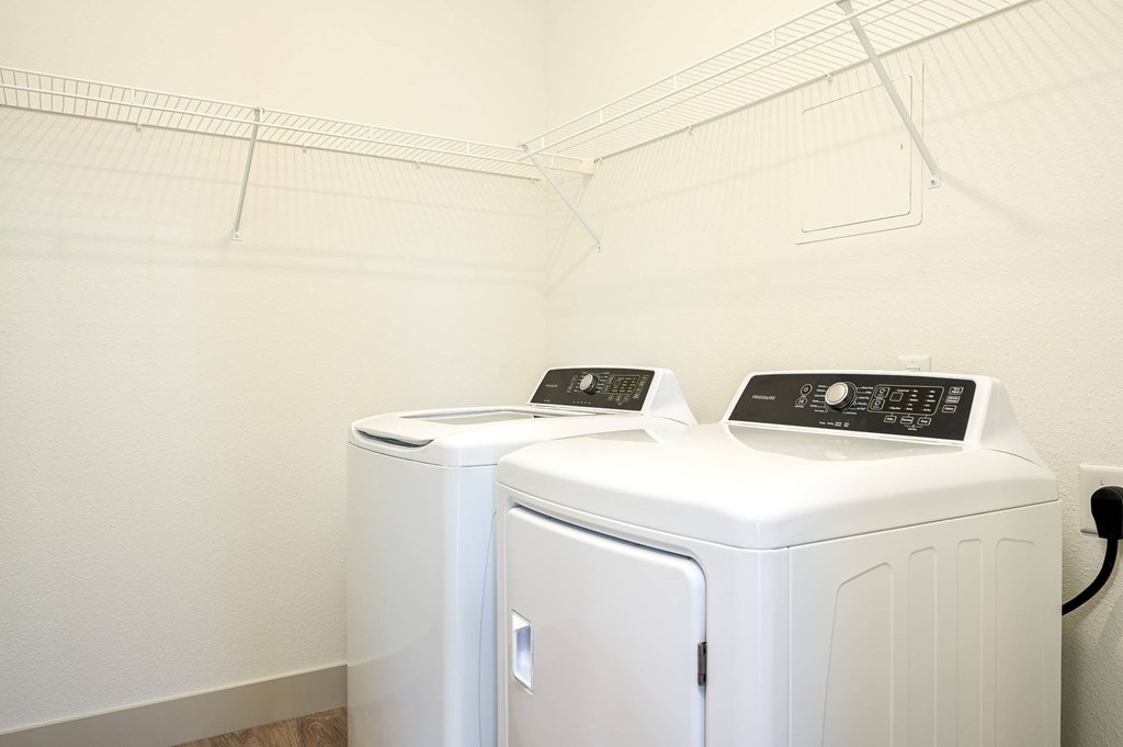 Tidewater Apartments | Laundry Room