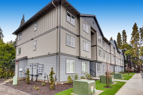 Quatama Woods | Exterior Building