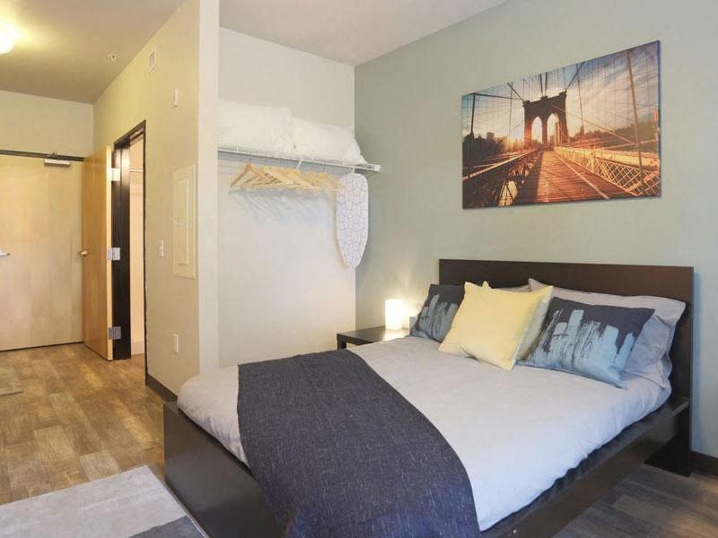 Pearl Studios | Bedroom