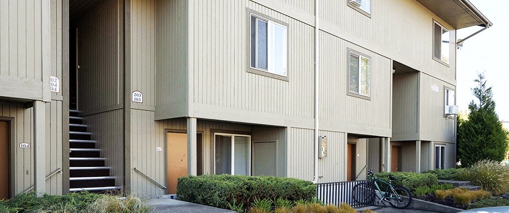 Santana Court | Exterior