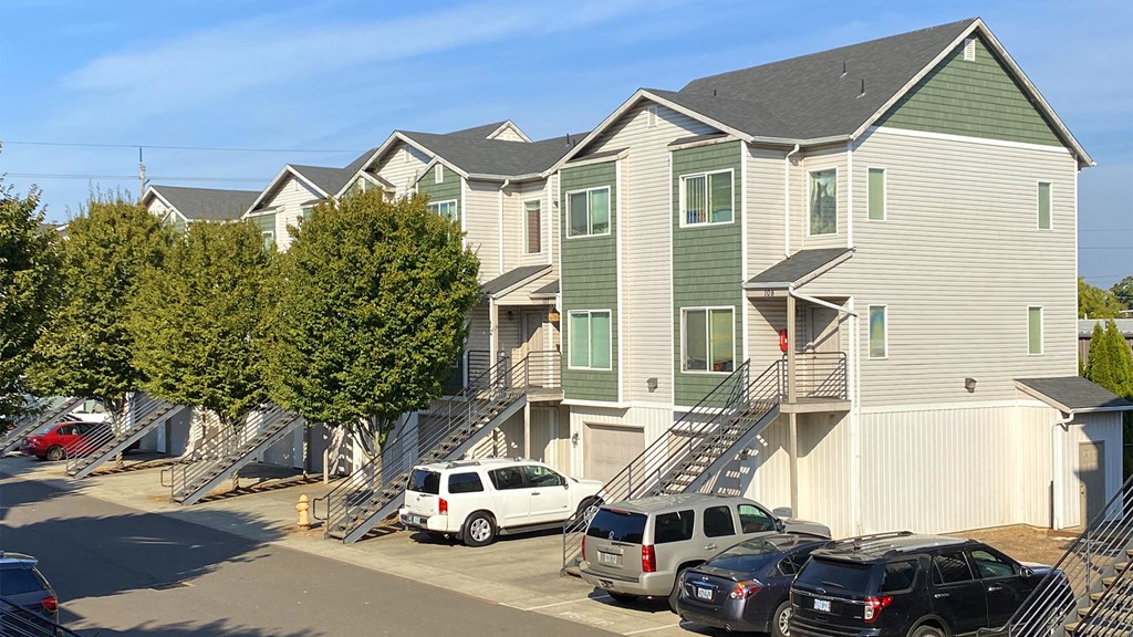 Sunnyview Townhomes| Exterior with Off Street Parking