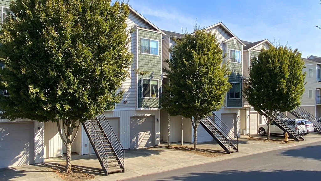 Sunnyview Townhomes| Exterior Sunnyview Townhomes| Exterior with Attached Garage Parking