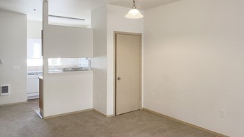 Sunnyview Townhomes| Living Room Area Sunnyview Townhomes| Living Room Area - Photo Gallery 2