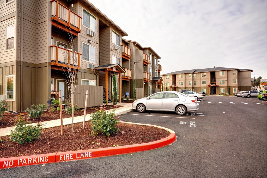 Willowtree Place | Exterior and Parking