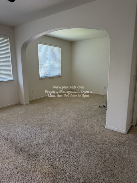 2531 Crestmore Circle 4 Beds Apartment for Rent