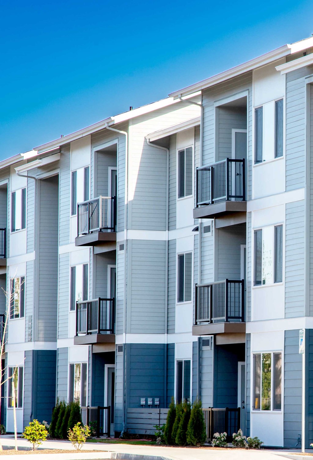 an image of an apartment building