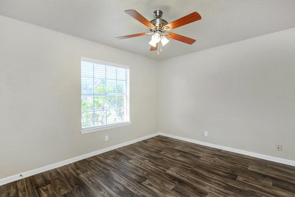 Vacant Bedroom at Boston Woods Apartments, San Antonio TX, 78201