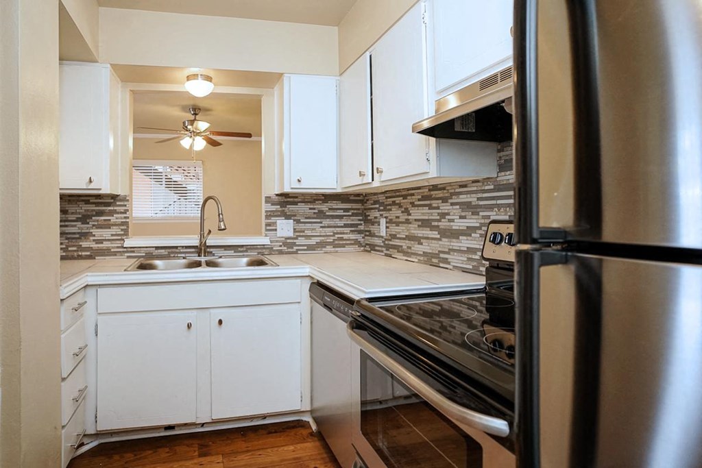 Modern Kitchen at Boston Woods Apartments, San Antonio TX