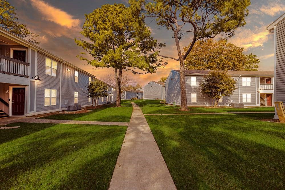 Peaceful walking trails throughout the property at Cedar Run Apartments, Memphis, TN, 38115