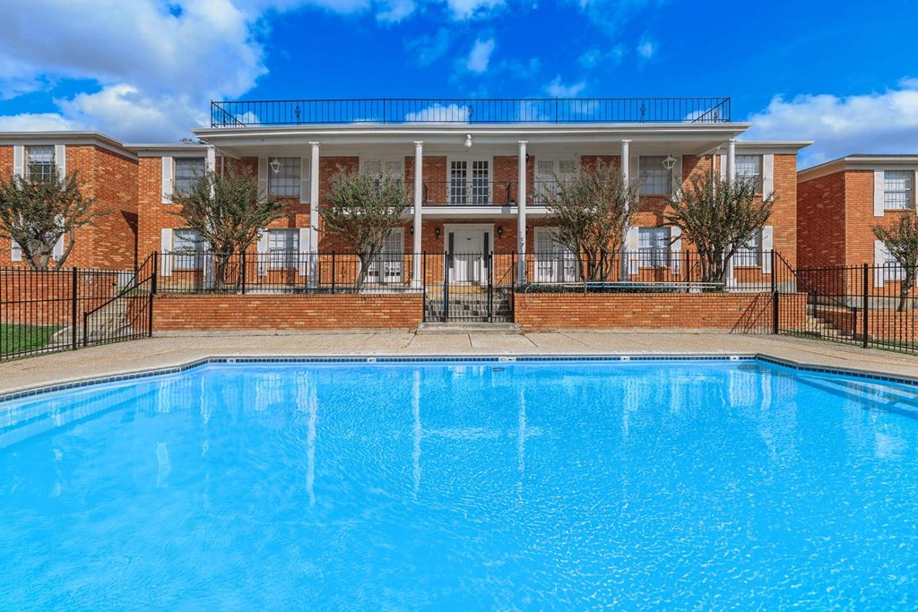 Pool And Sundecks at Boston Woods Apartments, San Antonio TX, Texas